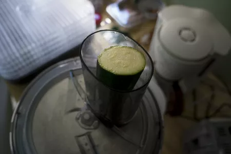 Zucchini within a MUM slice cutter