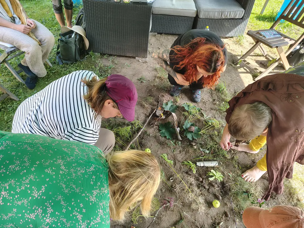 Retreat, making a mandala